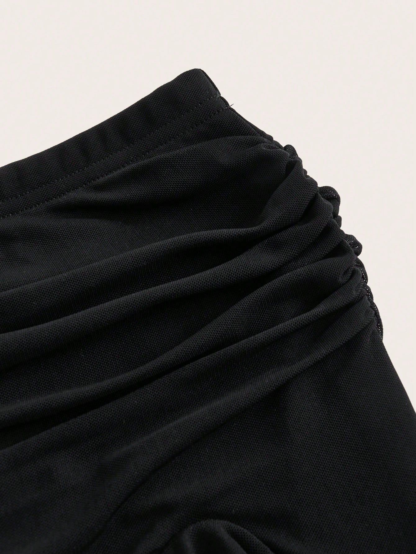 Saia com Fenda e Detalhe Franzido