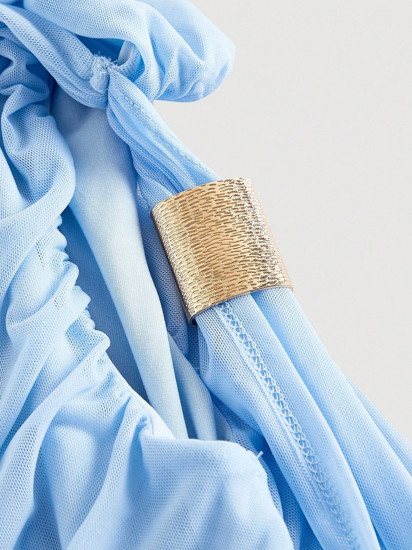 Vestido Midi de Decote Único e Detalhe Drapeado