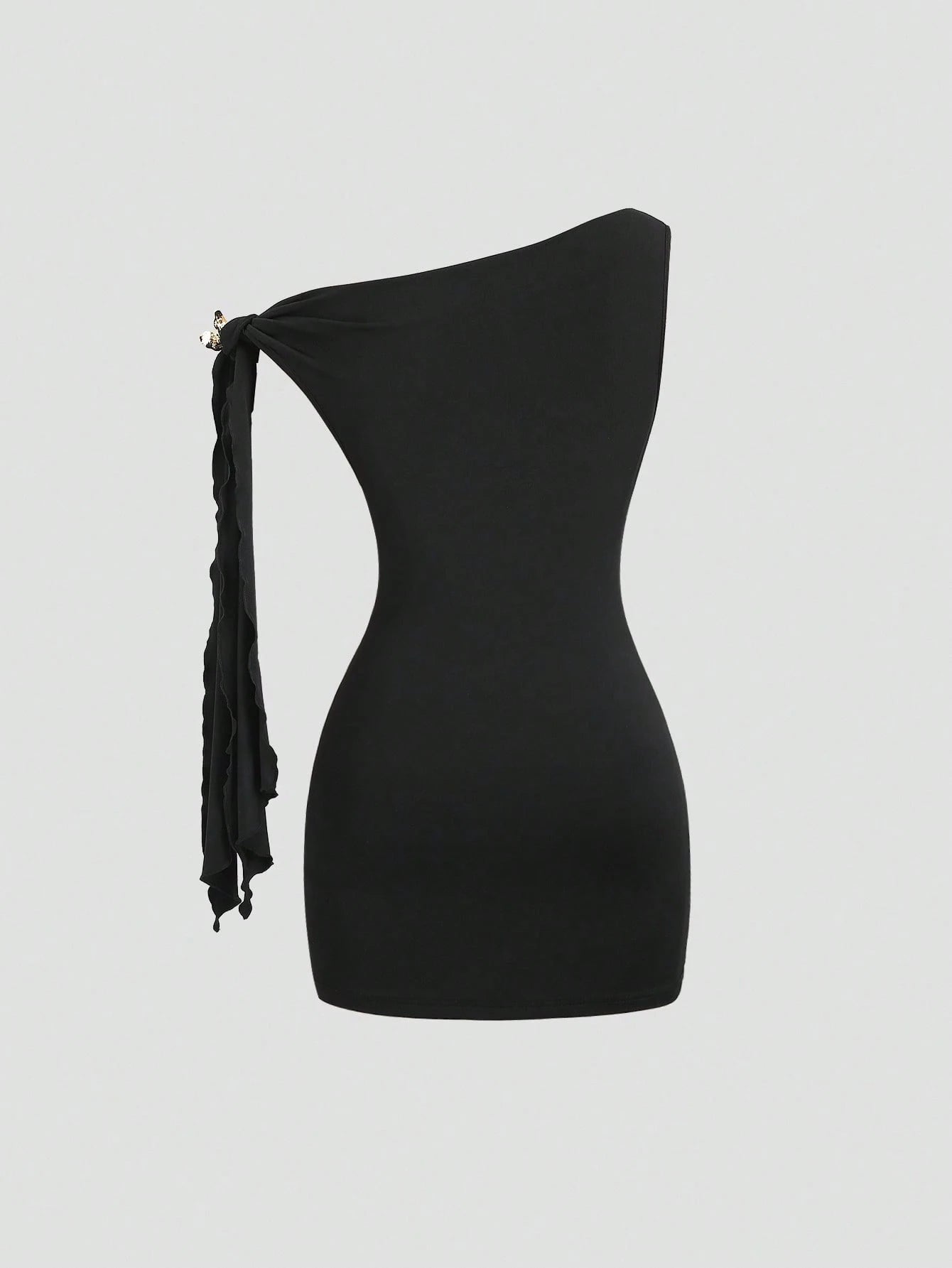 Vestido de Silhueta Marcada com Decote Assimétrico