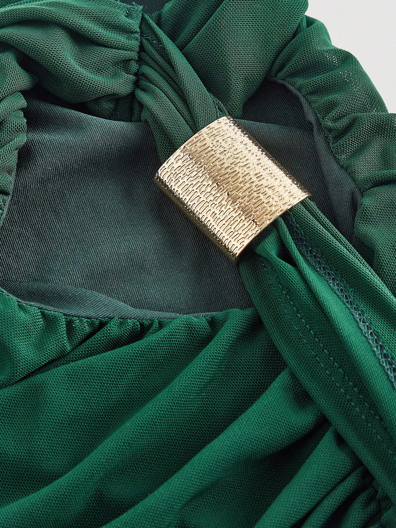 Vestido Midi de Decote Único e Detalhe Drapeado