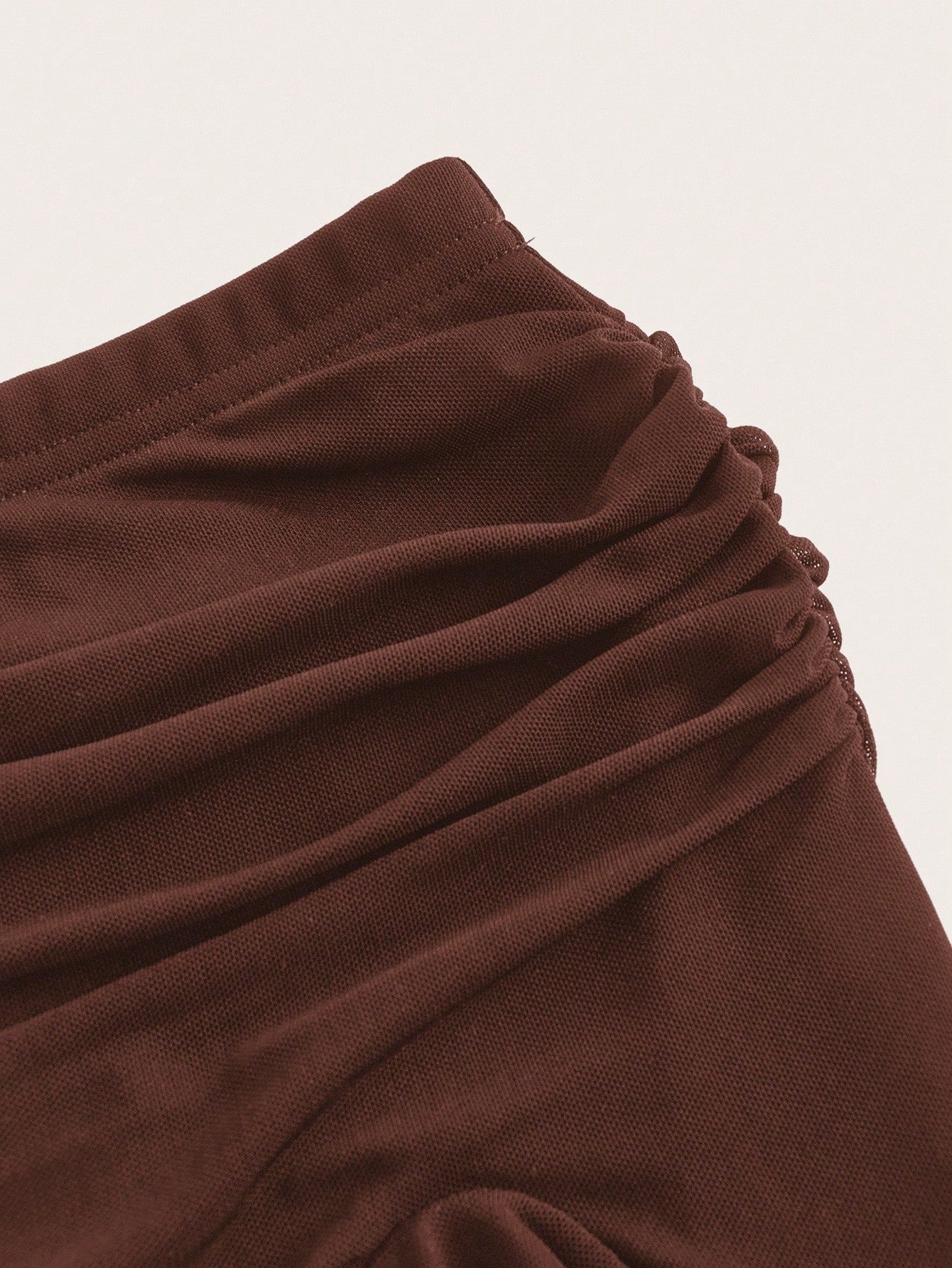 Saia com Fenda e Detalhe Franzido