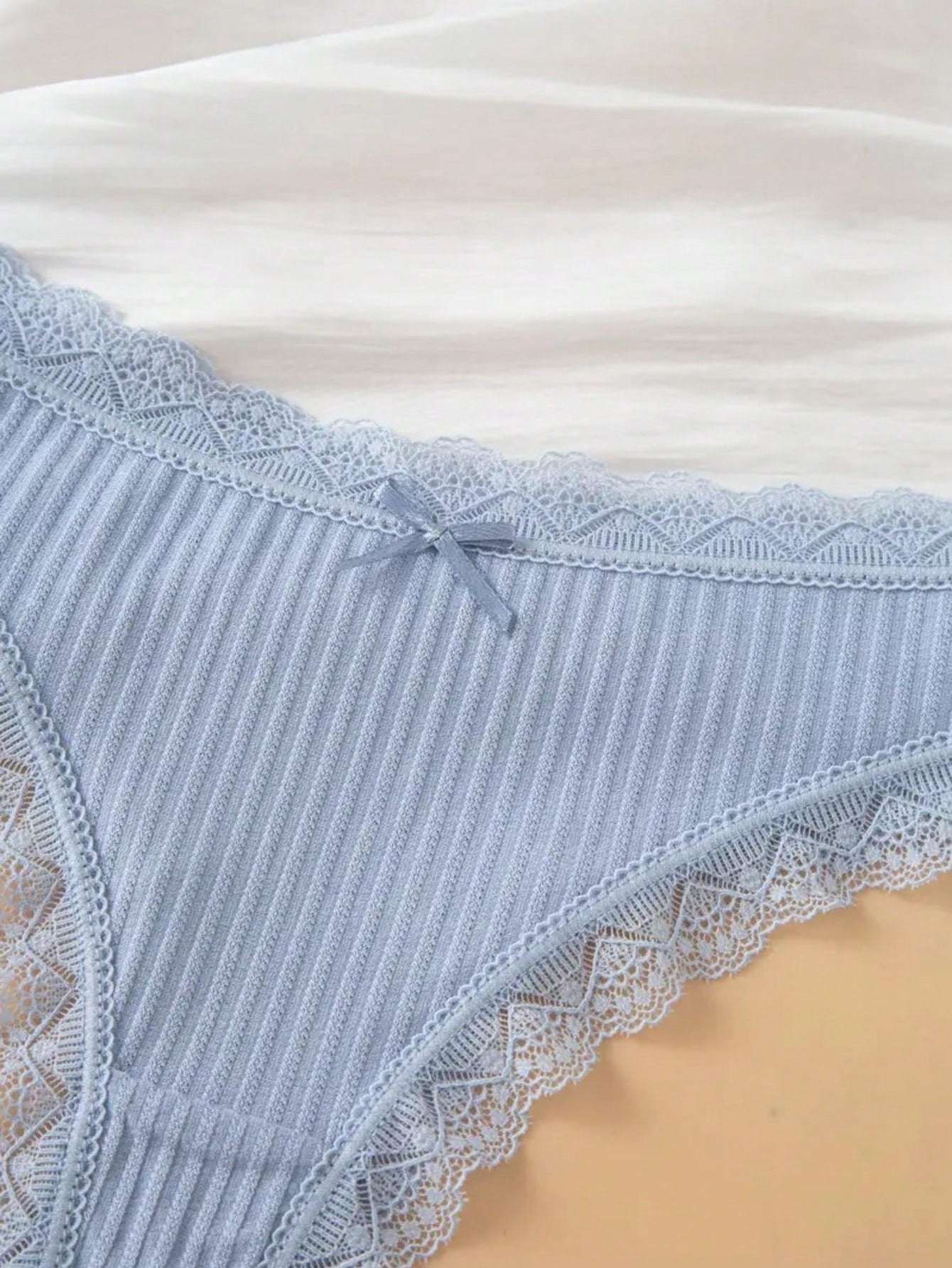 Kit 3 Calcinhas em Algodão Canelado Fio Dental com Renda