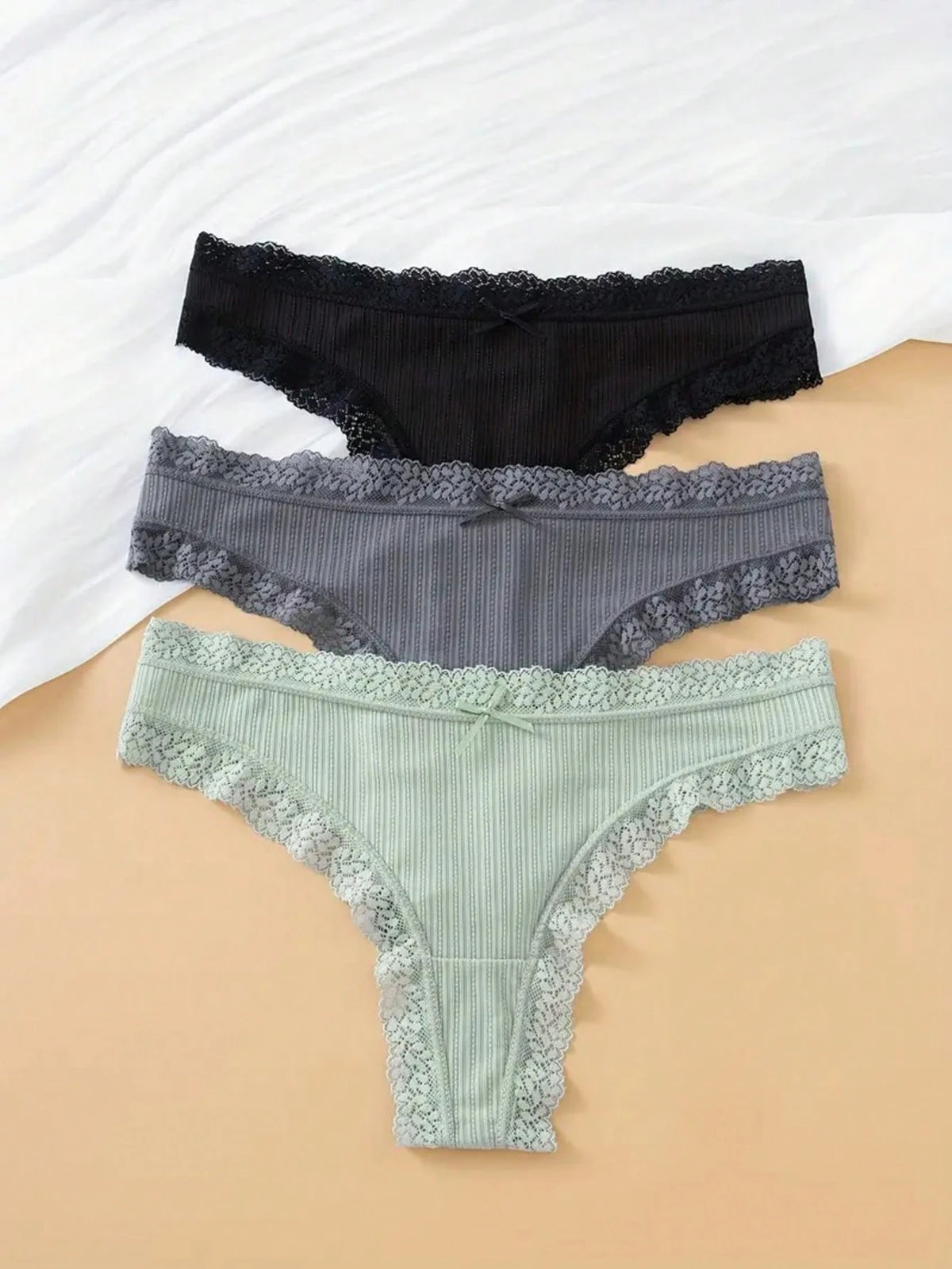 Kit 3 Calcinhas em Algodão Canelado Fio Dental com Renda