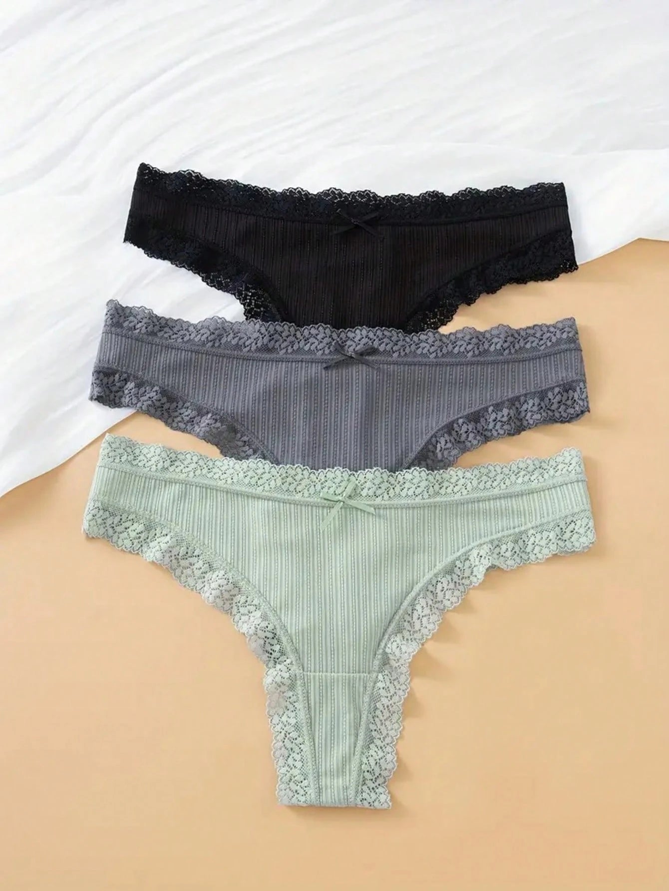 Kit 3 Calcinhas em Algodão Canelado Fio Dental com Renda