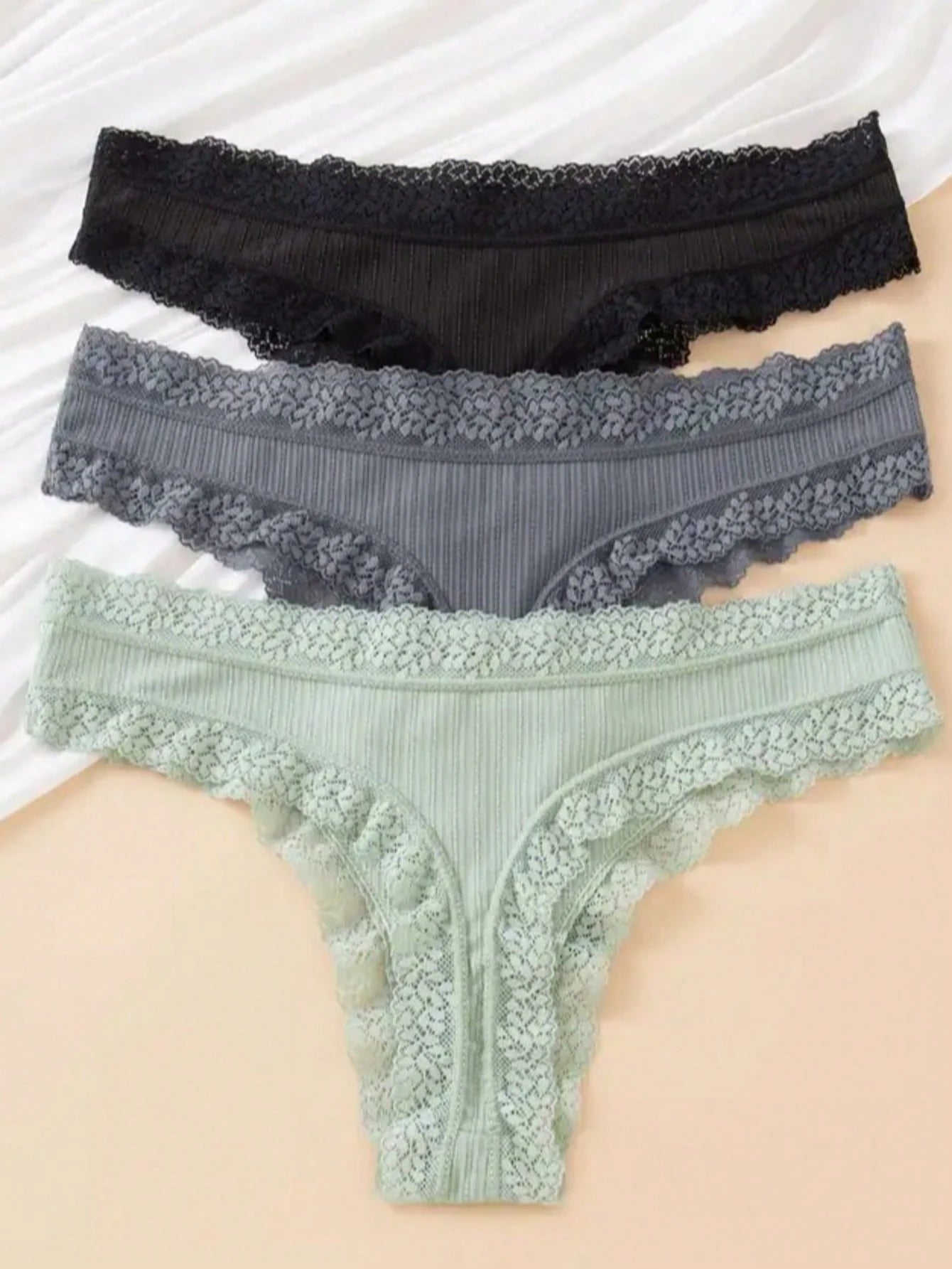 Kit 3 Calcinhas em Algodão Canelado Fio Dental com Renda