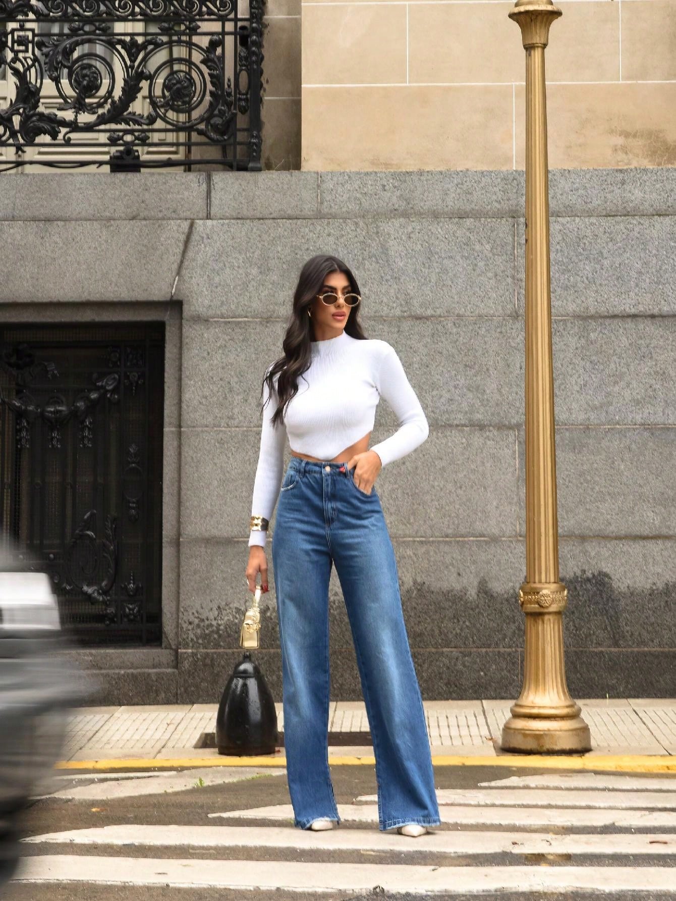 Calça Jeans Wide Leg Feminina c/ Fenda na Barra