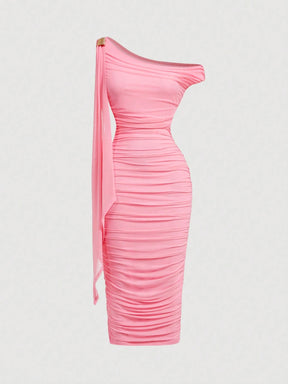 Vestido Midi de Decote Único e Detalhe Drapeado