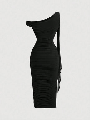 Vestido Midi de Decote Único e Detalhe Drapeado