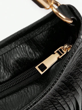 Bolsa Hobo de Couro Ecológico com Borlas